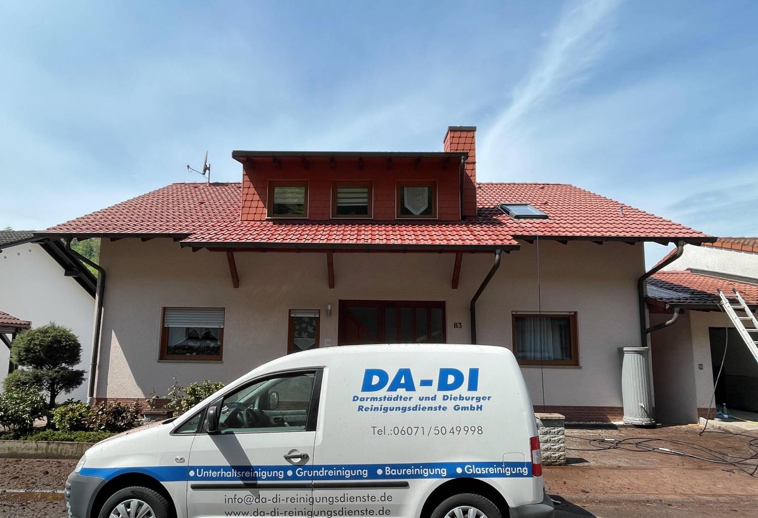 Haus nach der Dachreinigung durch DA-DI